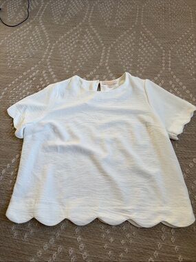 Monteau White Scalloped Hem Short Sleeve Top